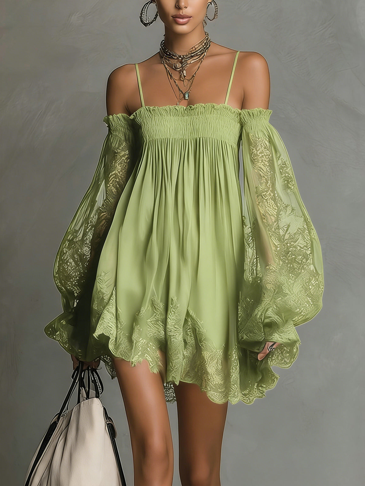 Noemi • Vestito mini in chiffon blu navy con scollo a spalle scoperte, bordo in pizzo e maniche trasparenti